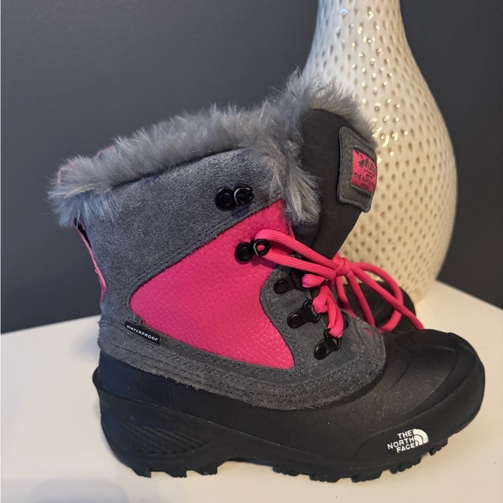 The North Face Youth Shellista Girls Snow Boot Size 3 Black Pink Waterproof. NEW - Picture 2 of 4